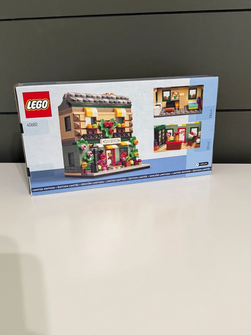 LEGO Flower Store Boxed Set with Green, Tan, Pink Accents 40680 LIMITED EDITION